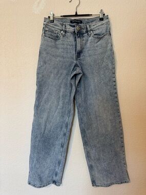 Calvin Klein wide leg jeans 26